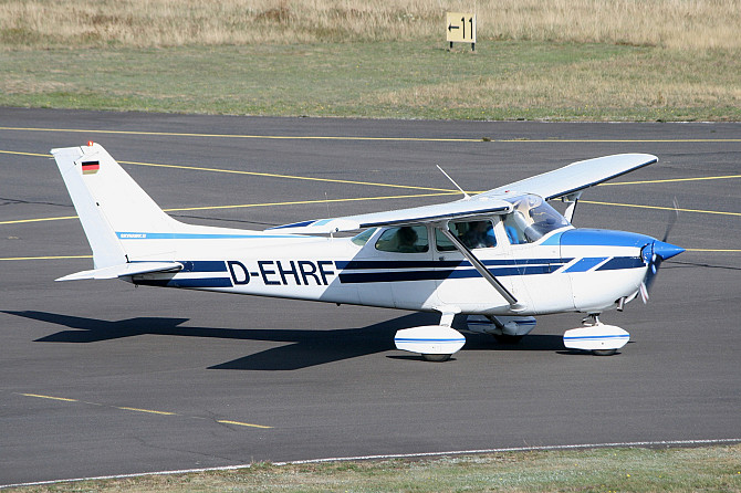 2020 Cessna 172 Skyhawk – Excellent Condition, Ready to Fly Edmonton - photo 1